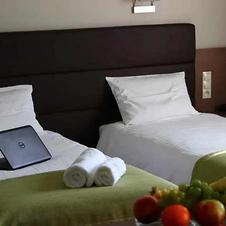 Hotell Pod Debem 3*