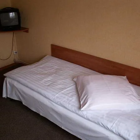 Pod Debem Hotell 3*