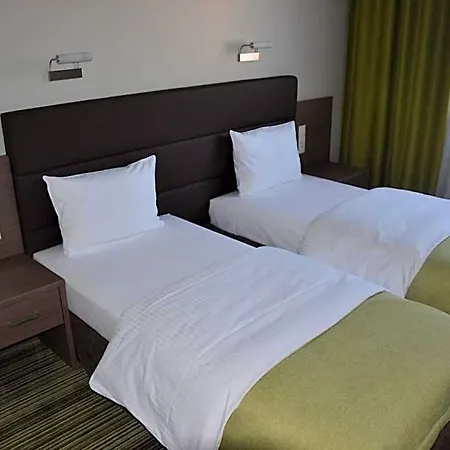 Pod Debem Hotell Tarnów