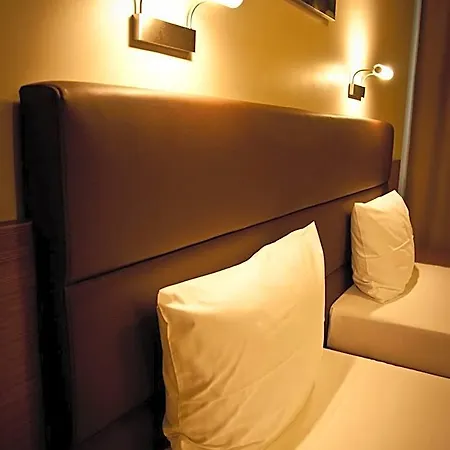 Hotell Pod Debem Tarnów