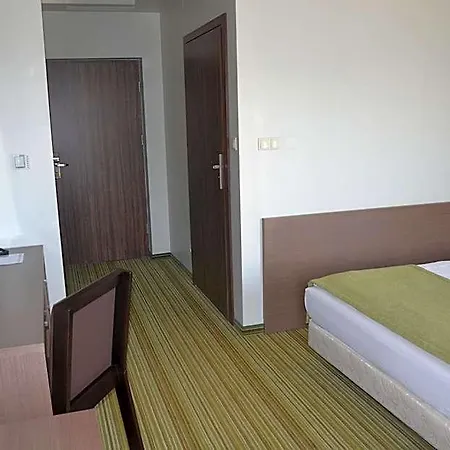 Hotell Pod Debem Tarnów