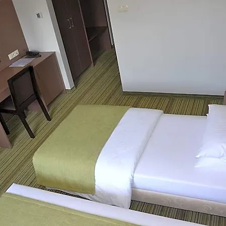 Pod Debem Hotell Tarnów