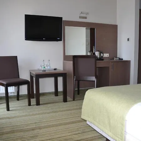 Hotell Pod Debem Tarnów