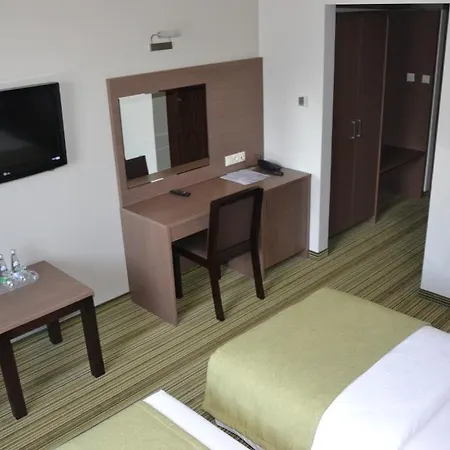 Pod Debem Hotell Tarnów