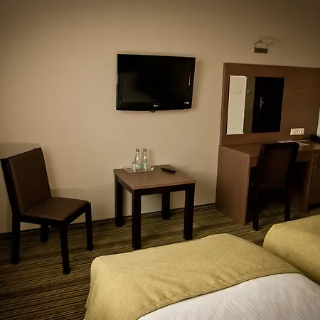Pod Debem Hotell Tarnów